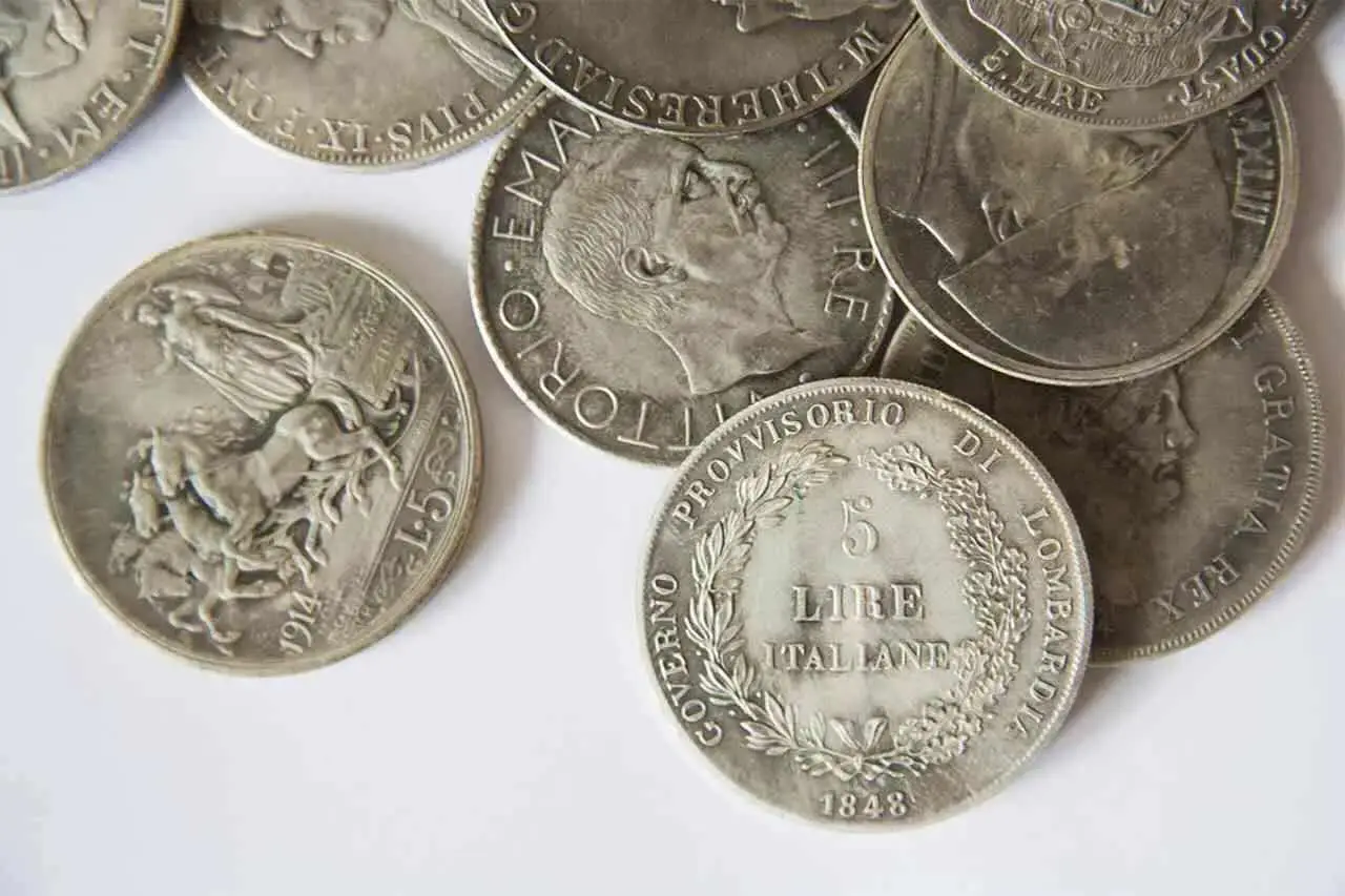 Controlla i tuoi ricordi di viaggio: queste monete straniere comuni valgono una fortuna incredibile