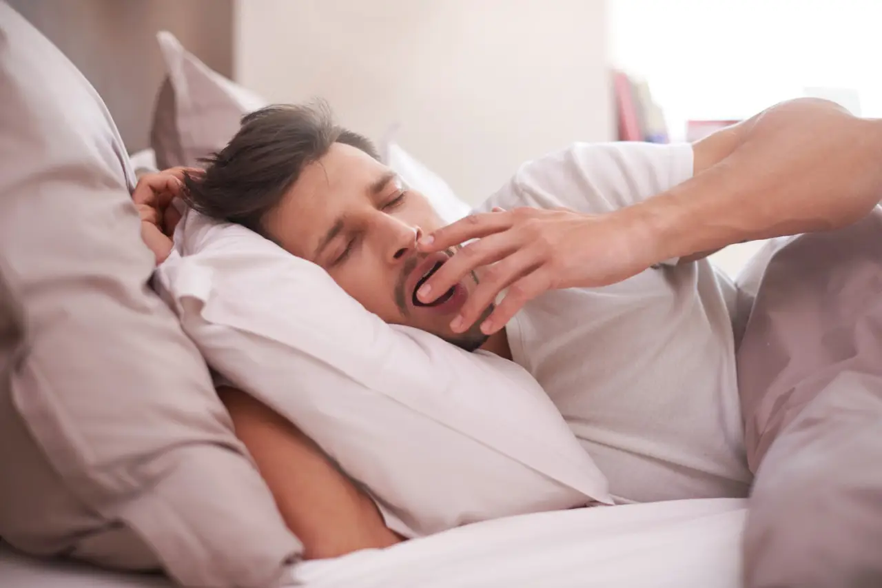 Allarme se tuo figlio russa sempre: ecco cosa può significare per la sua salute